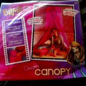 Brand New!! 😍 Bratz Designer Canopy with Fuchsia Pink Netting